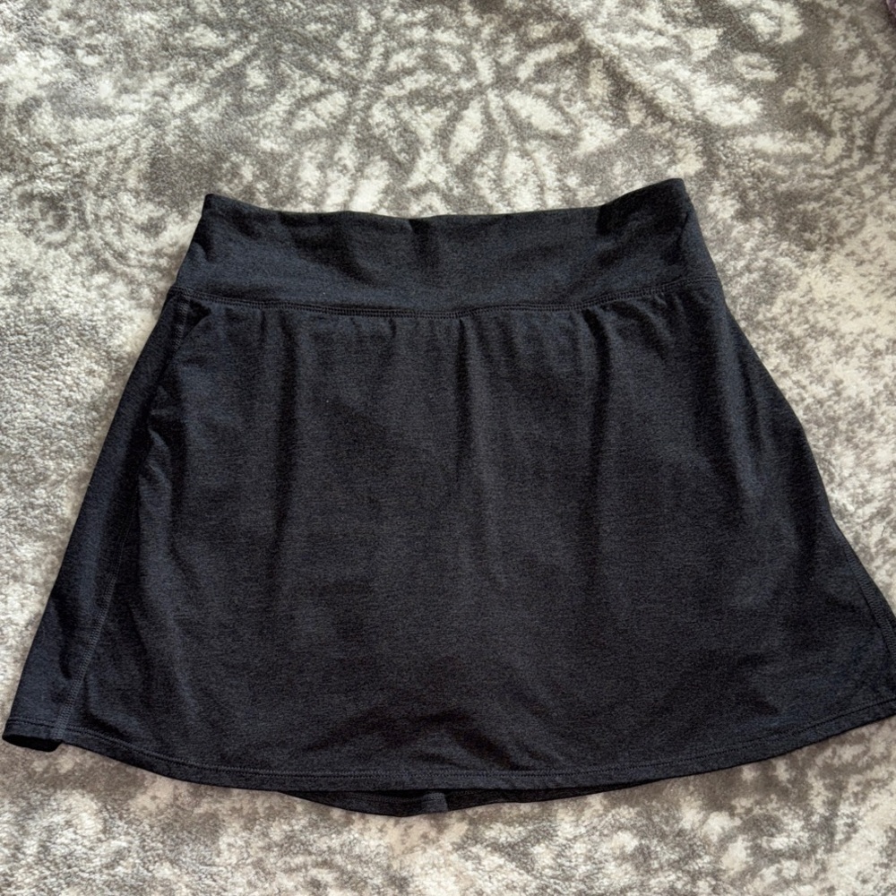Izod Performance Skort with back pleats Activewear